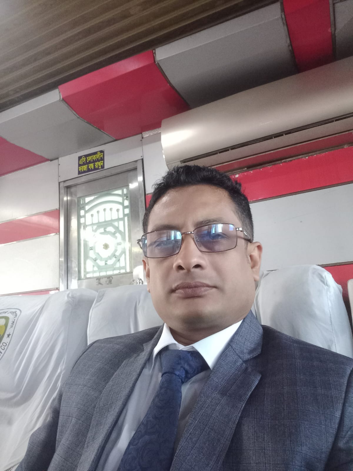 জমি কেনার সময় বিক্রেতার মালিকতা যাচাইয়ের জন্য কি কি চাইবেন?
